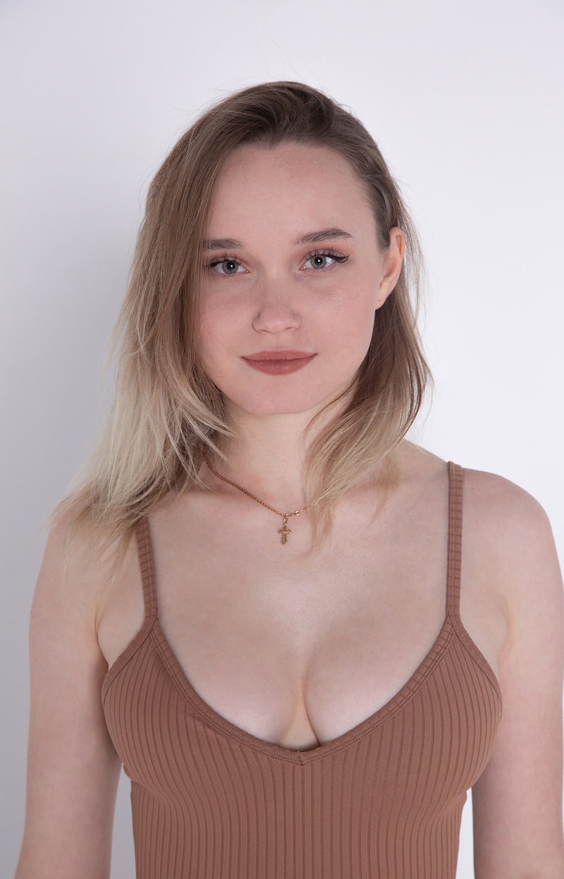 Снежана, 21